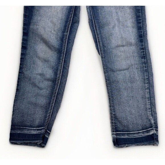 Vanity Jeans Womens 25 Capri Embroidered Blue Stretch Measures 25 x 22 - Picture 6 of 9